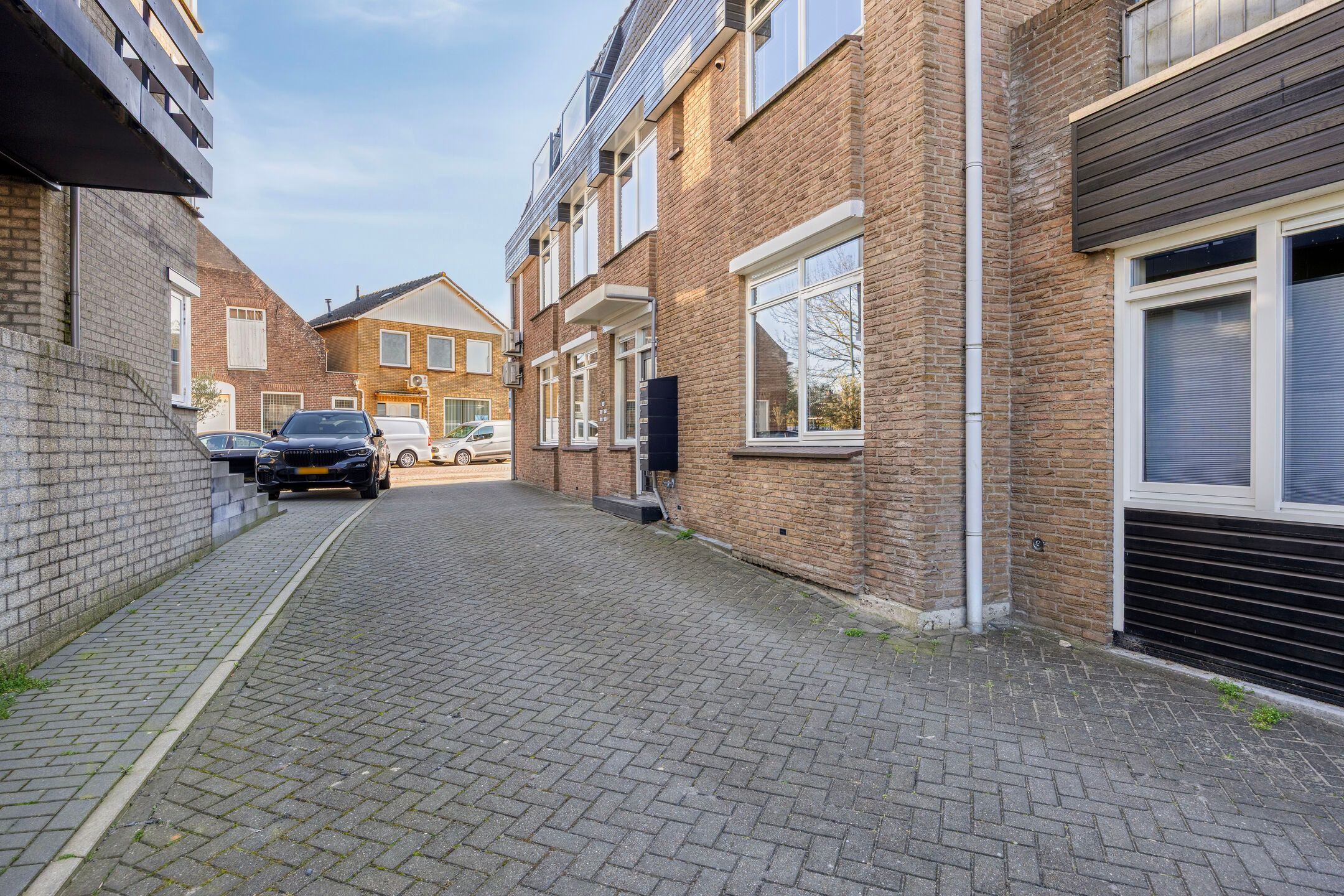 Modern Move-in Ready Apartment with Terrace and Optional Garage in Hardinxveld-Giessendam — 33