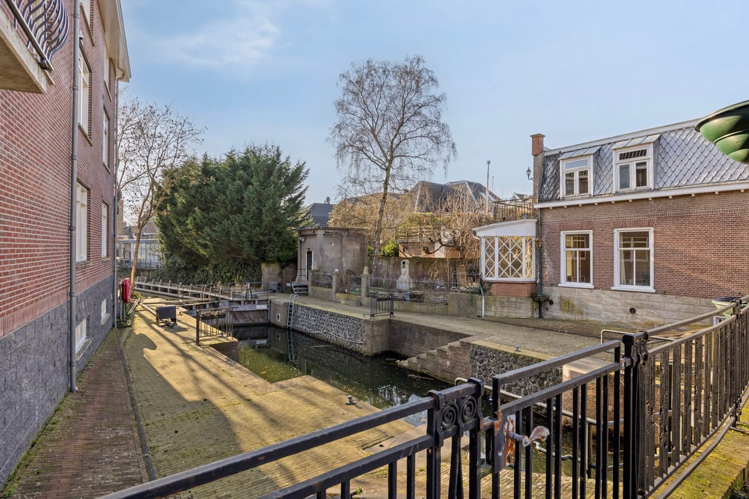 Modern Move-in Ready Apartment with Terrace and Optional Garage in Hardinxveld-Giessendam — 37