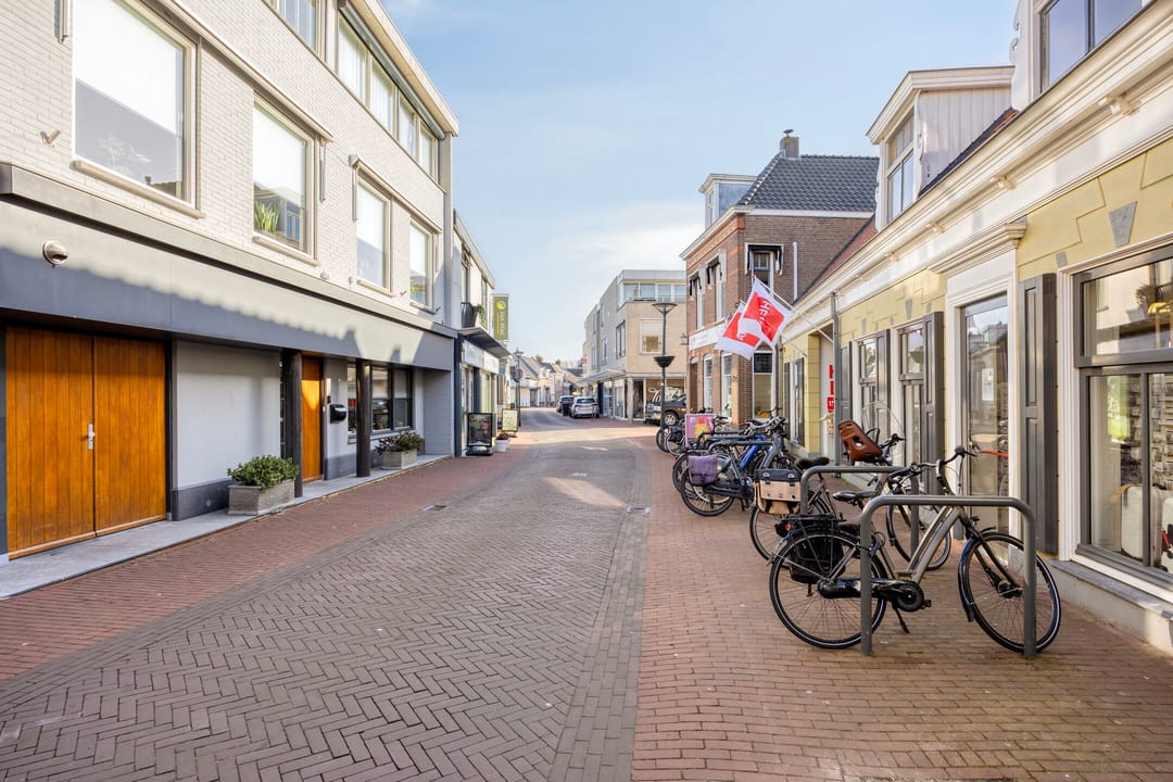 Modern Move-in Ready Apartment with Terrace and Optional Garage in Hardinxveld-Giessendam — 38