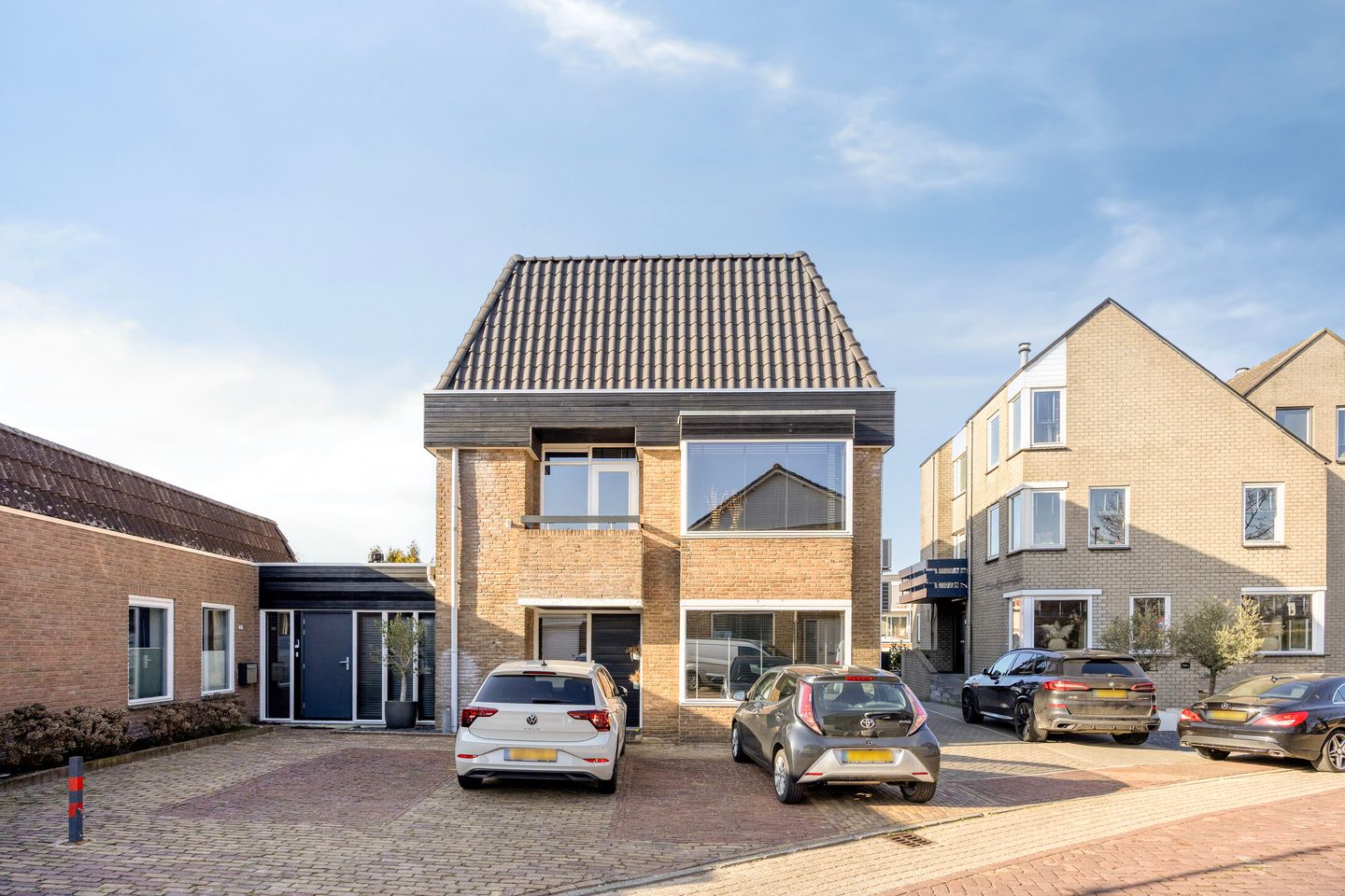 Modern Move-in Ready Apartment with Terrace and Optional Garage in Hardinxveld-Giessendam — 40
