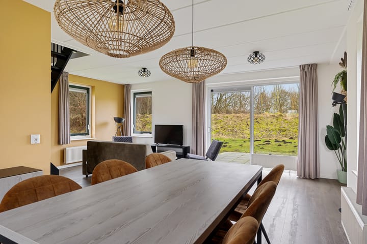 Vrijstaande woning te koop: Oranjekanaal NZ 10-0011, Wezuperbrug