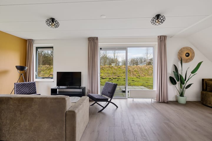 Vrijstaande woning te koop: Oranjekanaal NZ 10-0011, Wezuperbrug