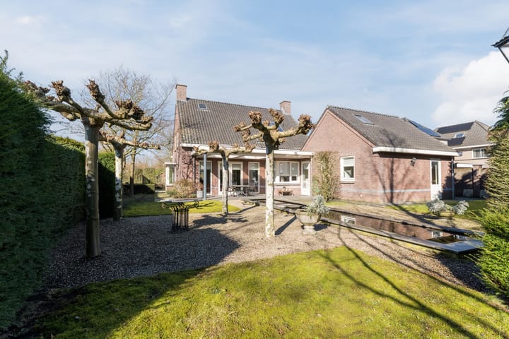 Foto 2 van Naaldakker 21