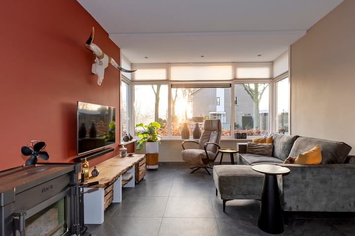 Photo 4 of Holtienstraat 27