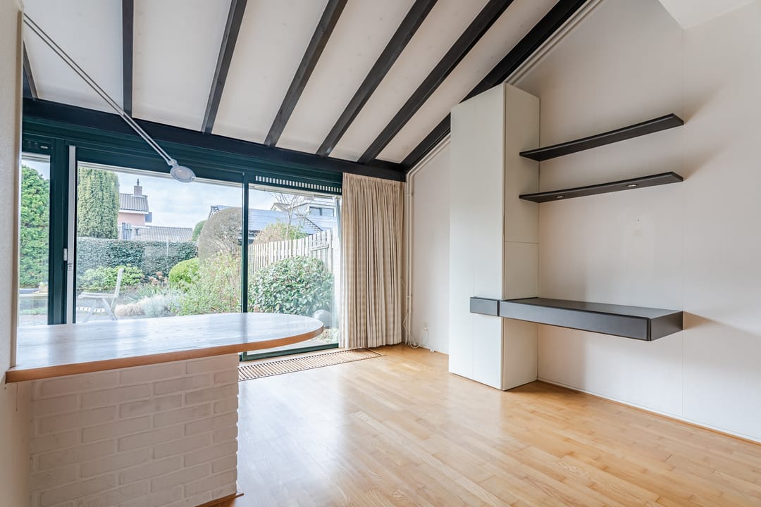 Spacious Corner House with Sunny West-Facing Garden and Garage in Gouda — 16