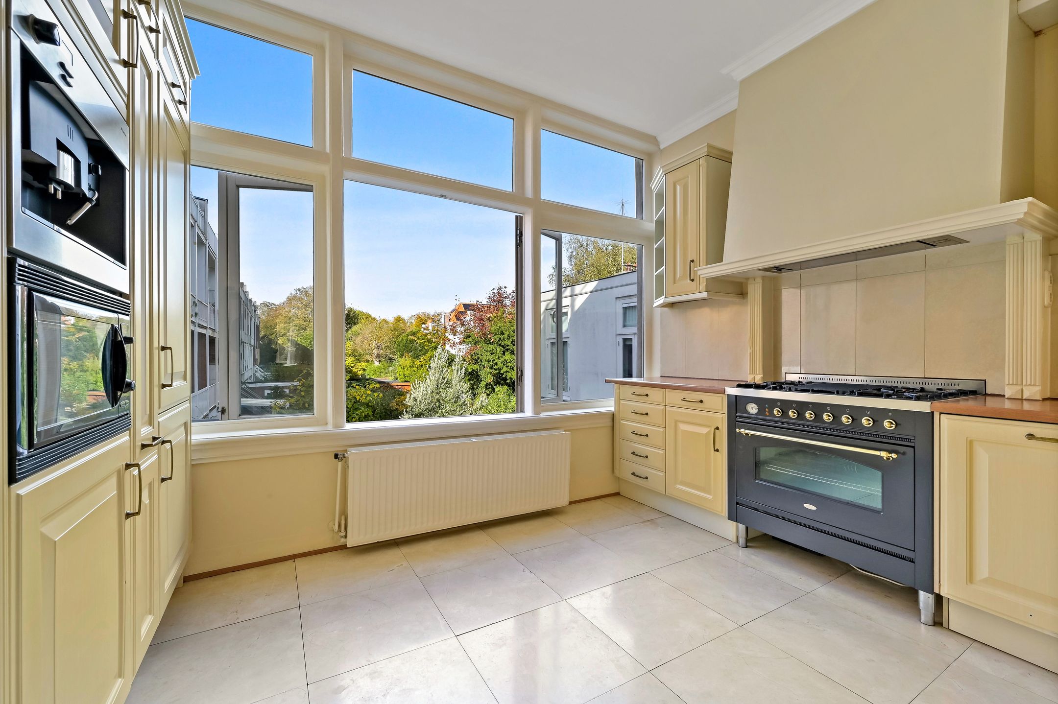 Foto 18 van Rijklof van Goensstraat 44