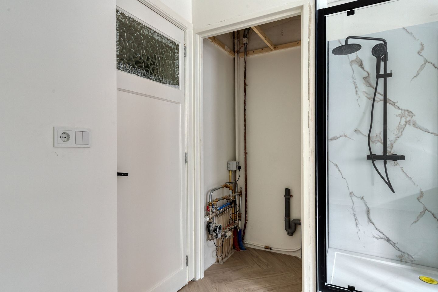 Completely Renovated Apartment near Noorderplantsoen with Modern Floor Heating — 23
