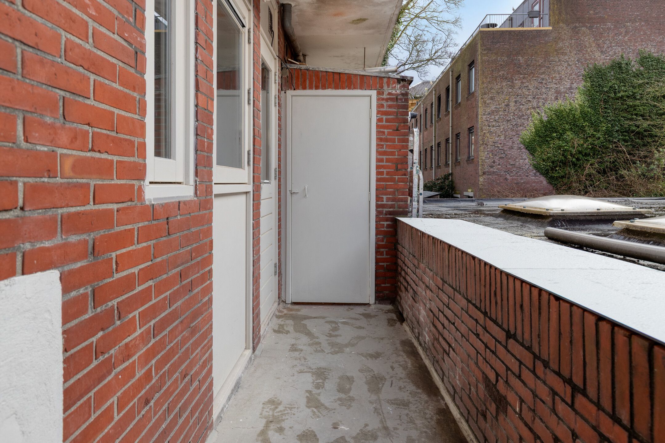 Completely Renovated Apartment near Noorderplantsoen with Modern Floor Heating — 25