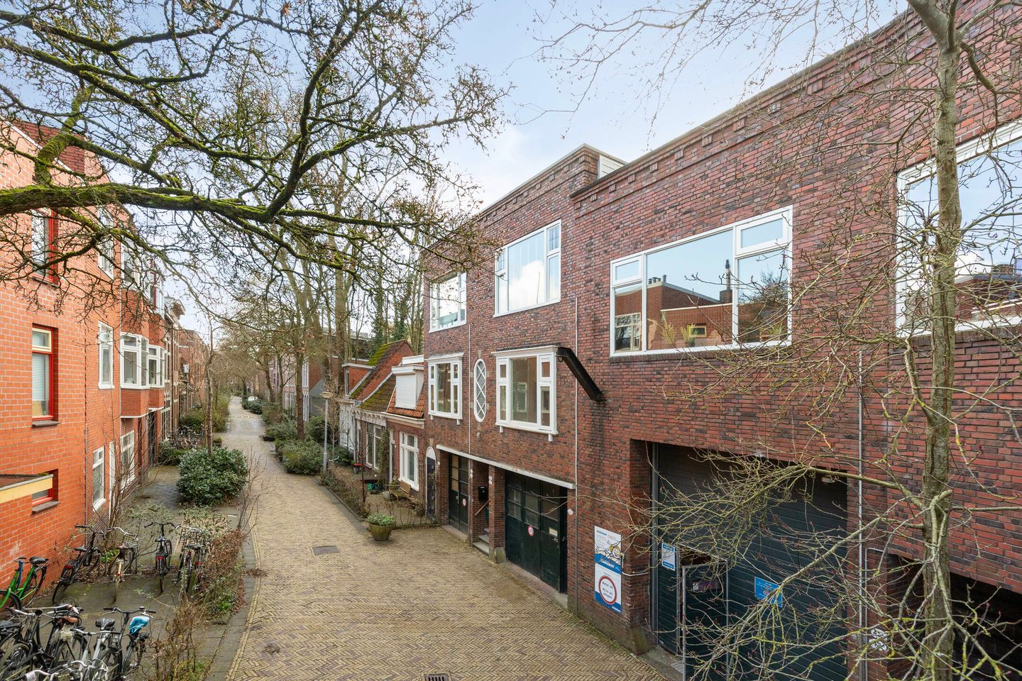 Completely Renovated Apartment near Noorderplantsoen with Modern Floor Heating — 29
