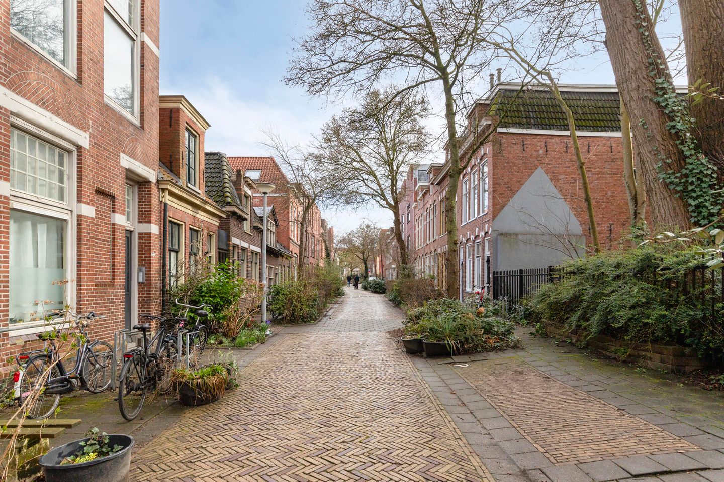 Completely Renovated Apartment near Noorderplantsoen with Modern Floor Heating — 33