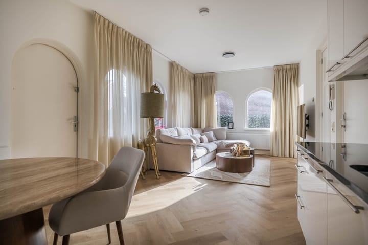 Photo 2 of Burgemeester De Withstraat 86-B