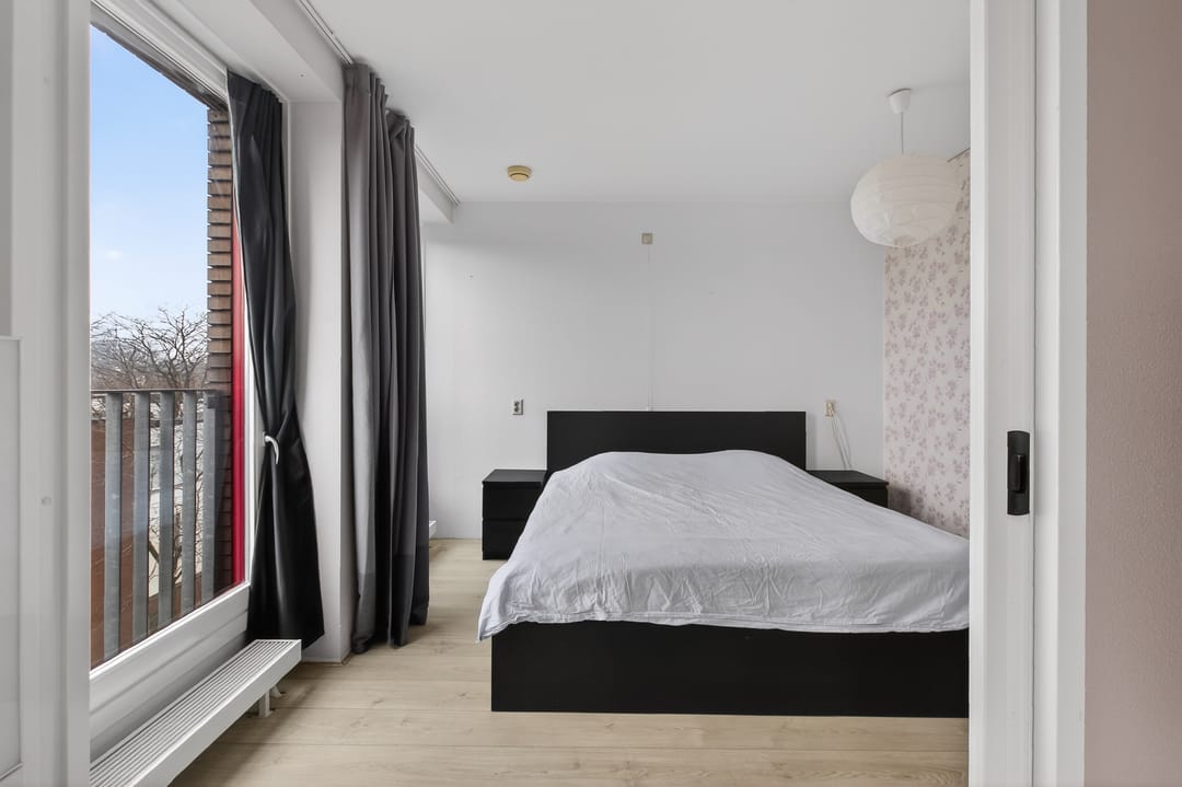 Spacious and Light Apartment with Two Bedrooms in Amsterdam-Noord — 12