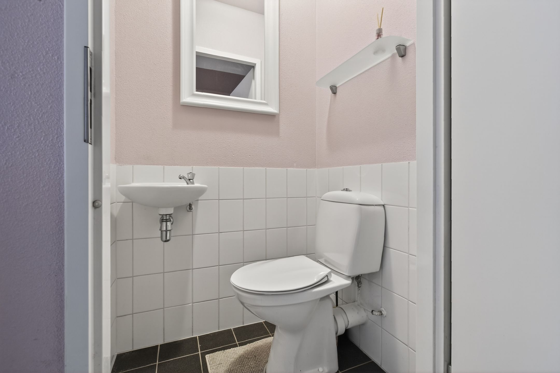 Spacious and Light Apartment with Two Bedrooms in Amsterdam-Noord — 20
