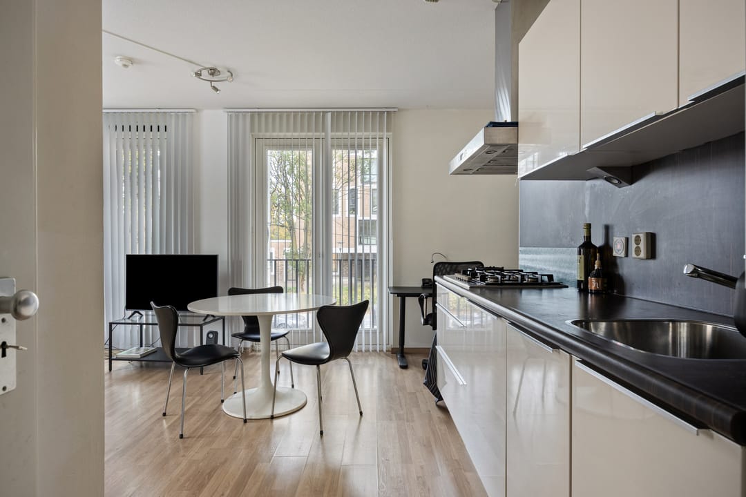 Photo 8 of Pieter Zeemanstraat 1-25