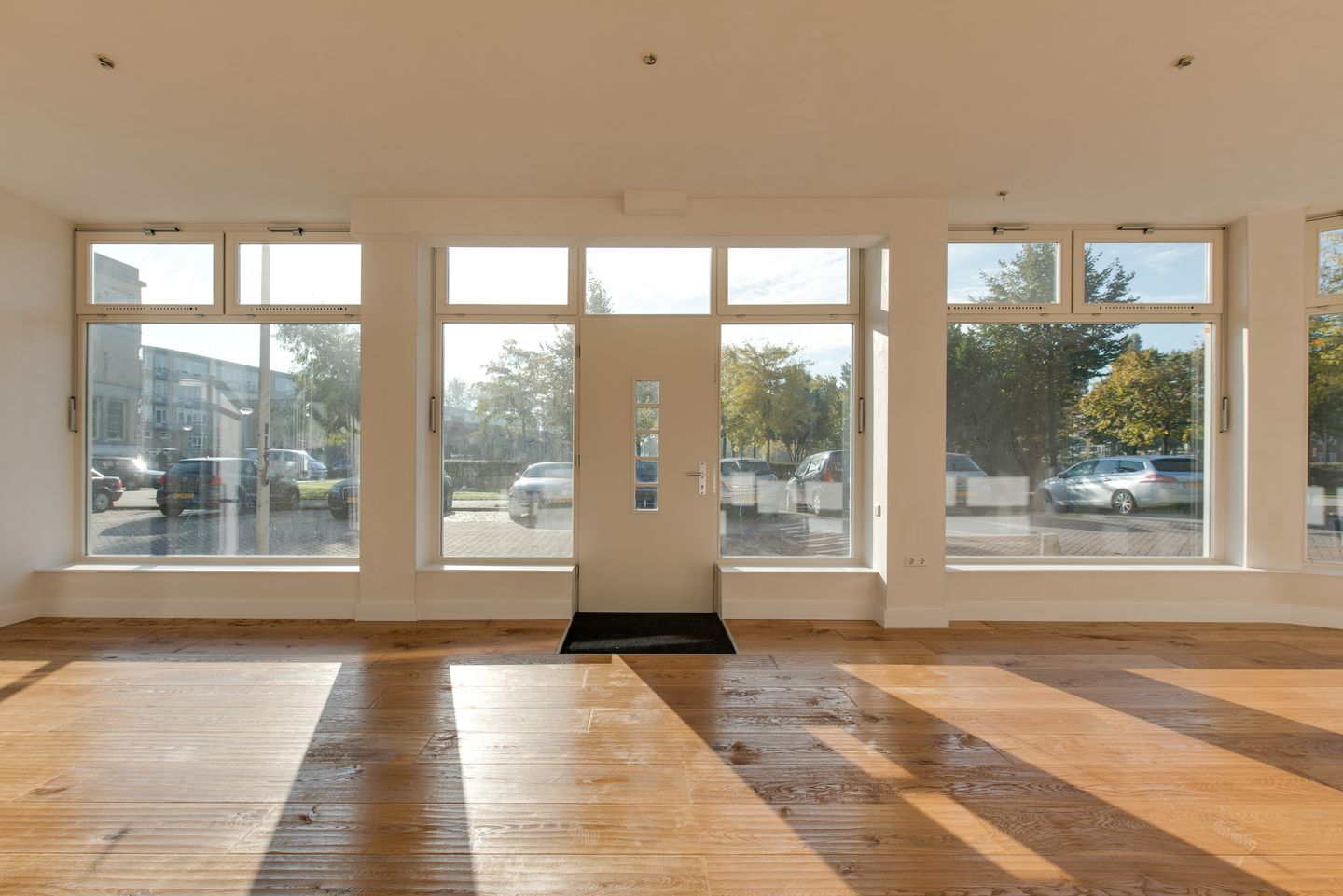 Bekijk foto 2 van Reinaert de Vosstraat 22