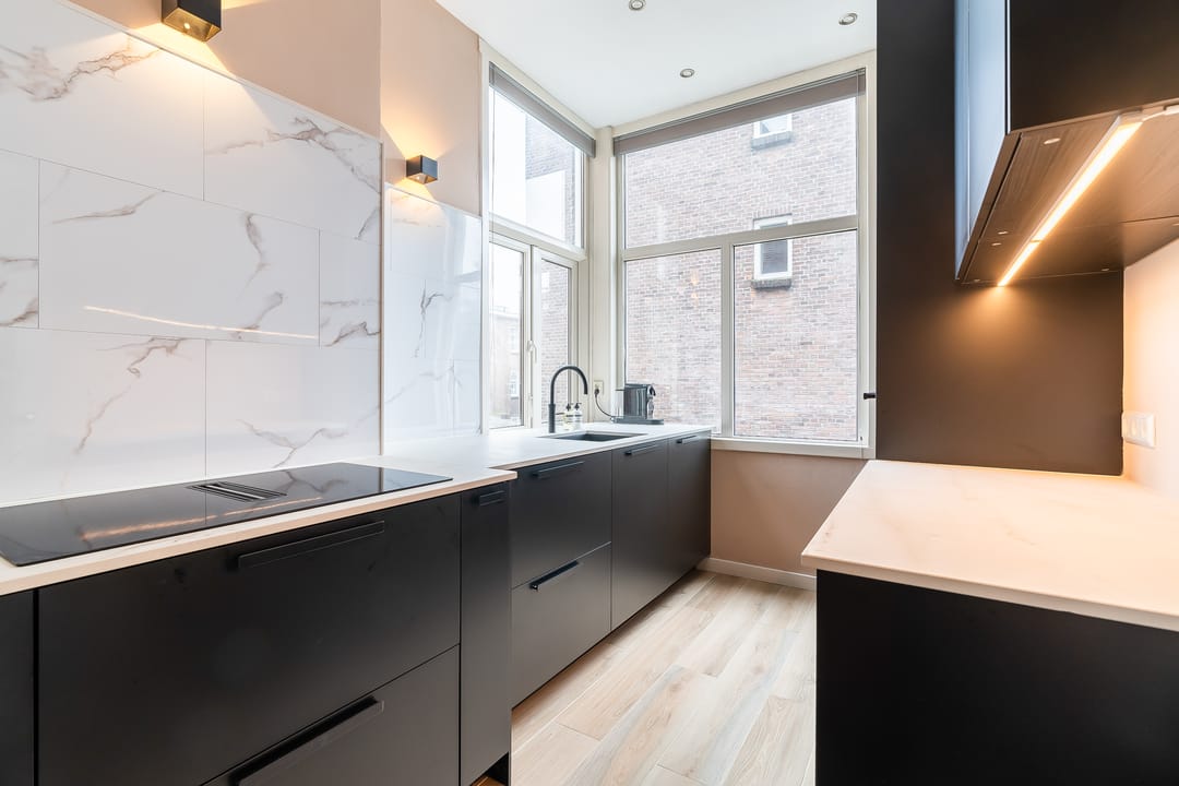 Photo 11 of Bachmanstraat 9