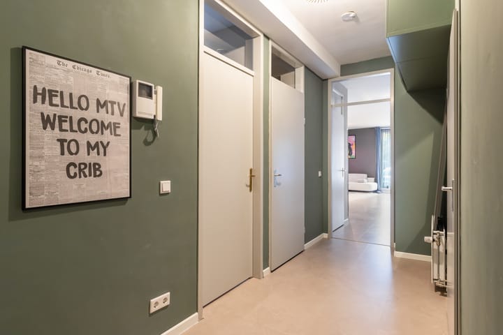 Foto 2 van Naarderstraat 33-B