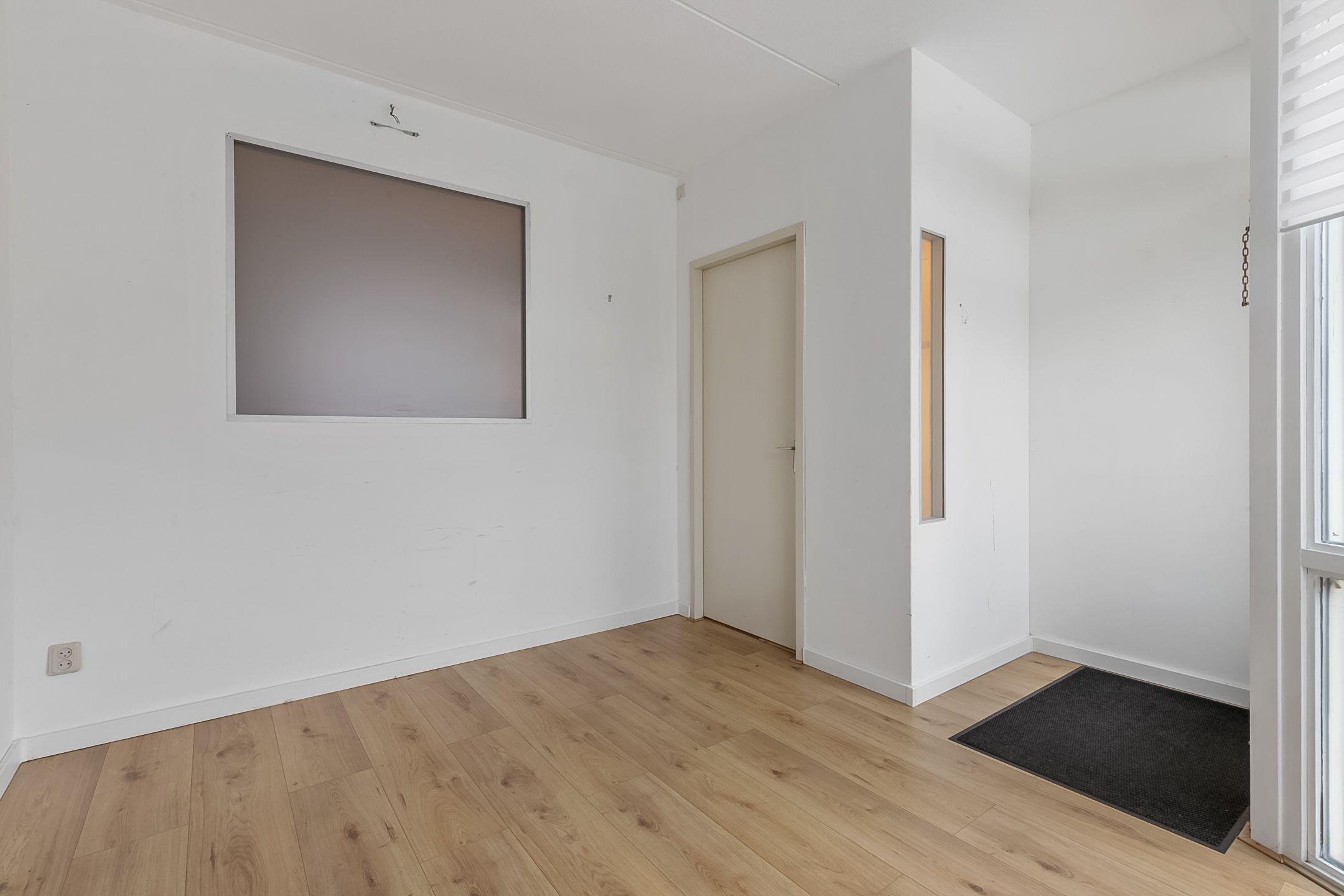 Photo 6 of Poolzeestraat 15
