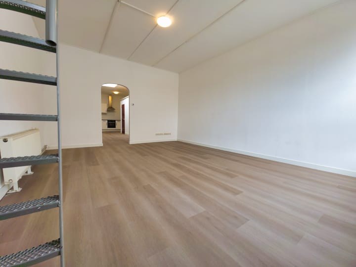 Photo 4 of Hobeinstraat 69