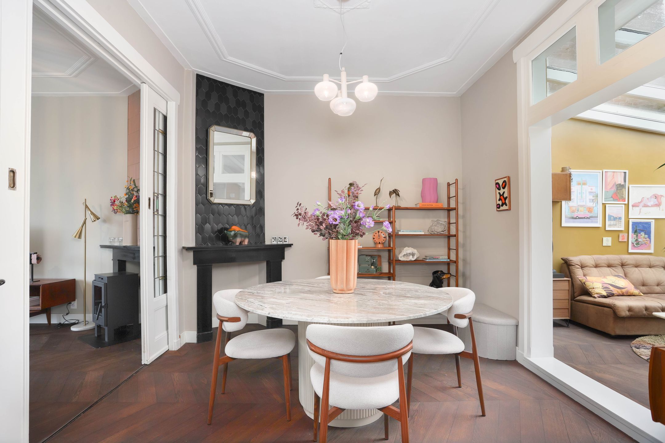 Charming Detached Residence with Authentic Details and Sunny Garden near the Water — 12