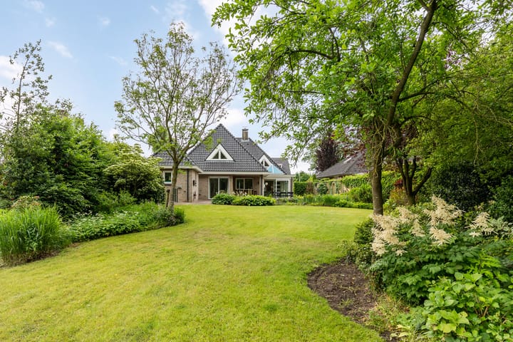 Father Raatgerstraat 7