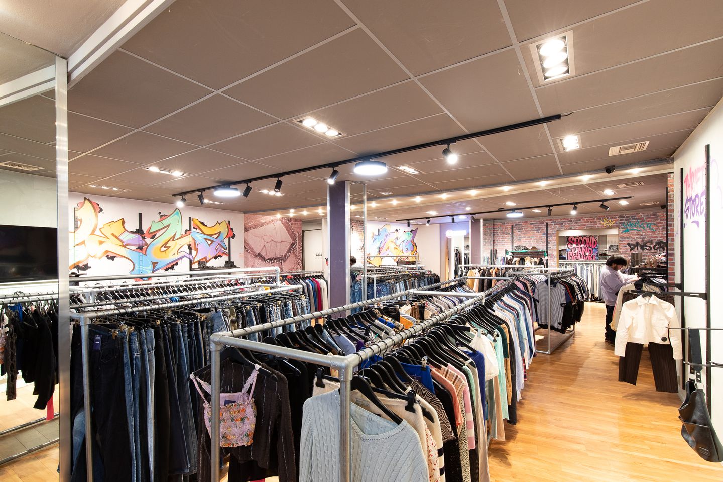 View photo 3 of Breestraat 151