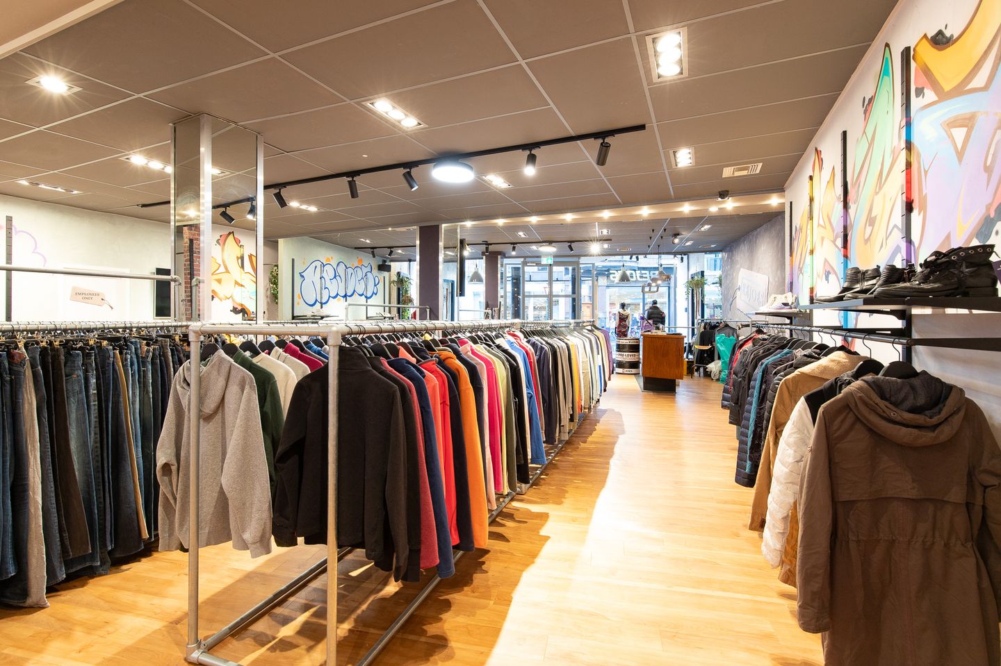 View photo 4 of Breestraat 151