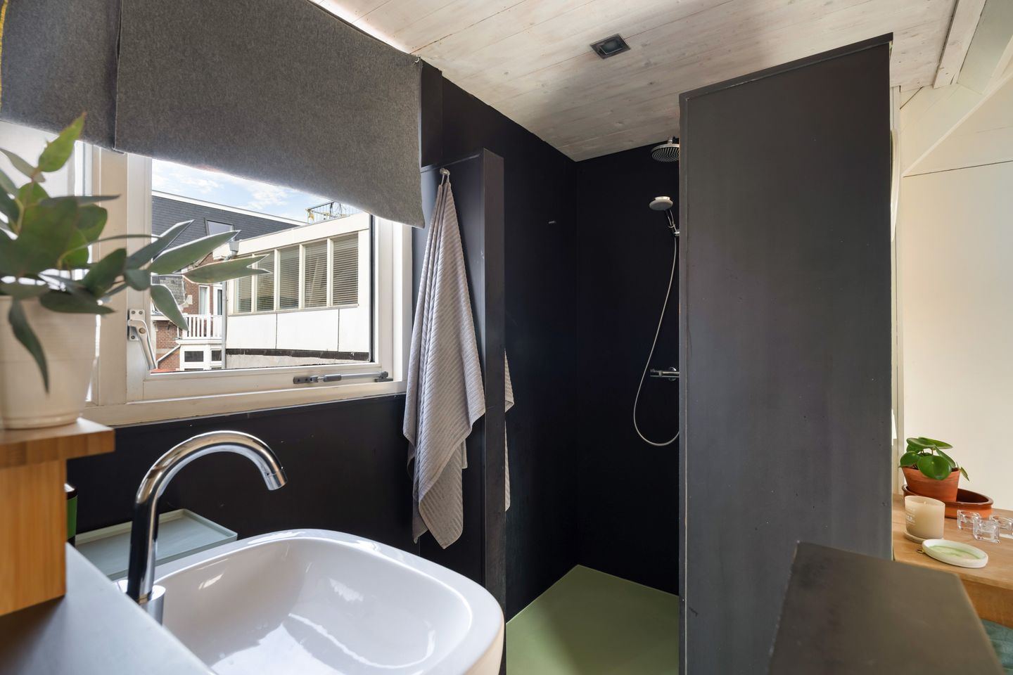 Charming and Efficient Apartment in the Heart of Scheveningen — 24