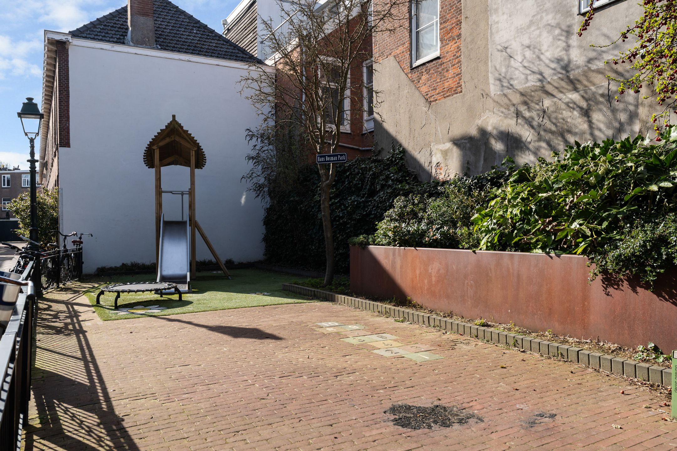 Charming and Efficient Apartment in the Heart of Scheveningen — 26