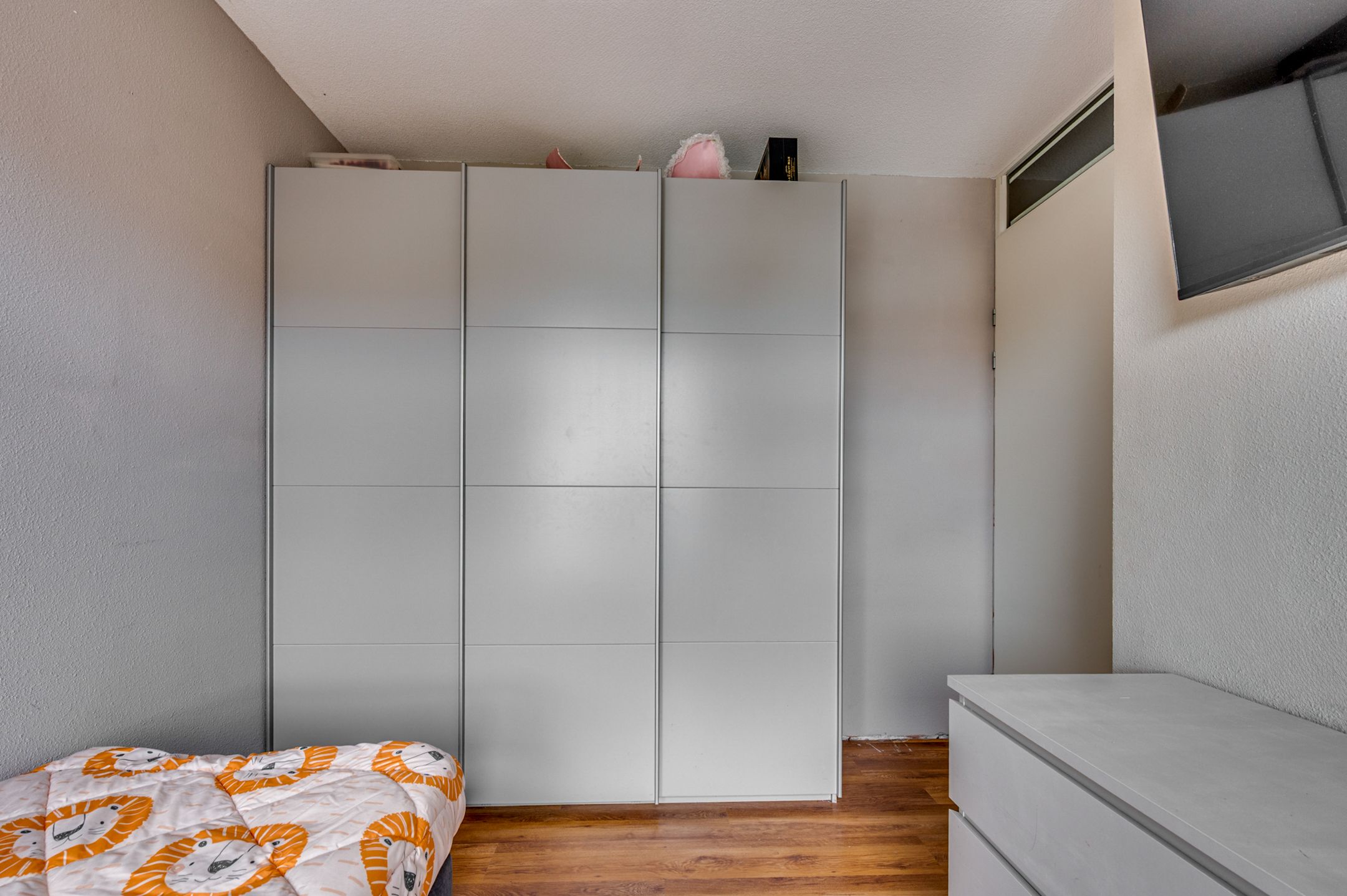 Fully Insulated Corner House with 4 Bedrooms and Solar Panels in Swalmen — 30