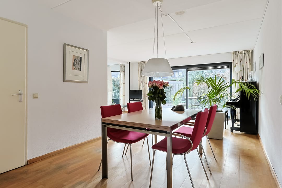 Spacious Townhouse with Garage and Sunny Southwest Garden — 13