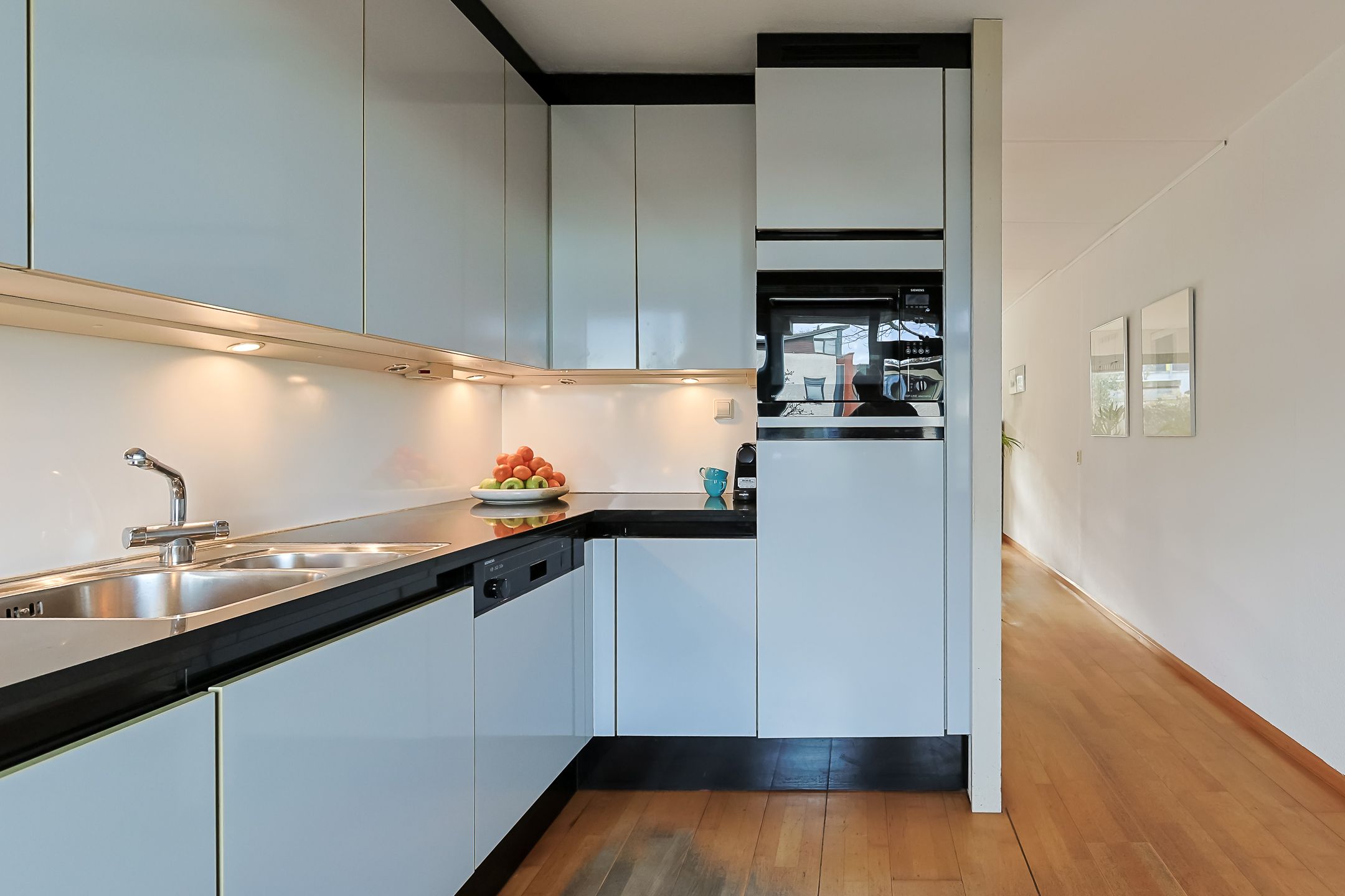 Spacious Townhouse with Garage and Sunny Southwest Garden — 15