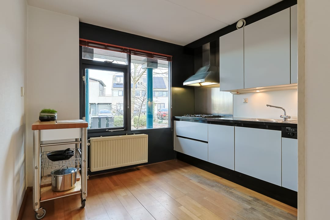 Spacious Townhouse with Garage and Sunny Southwest Garden — 16