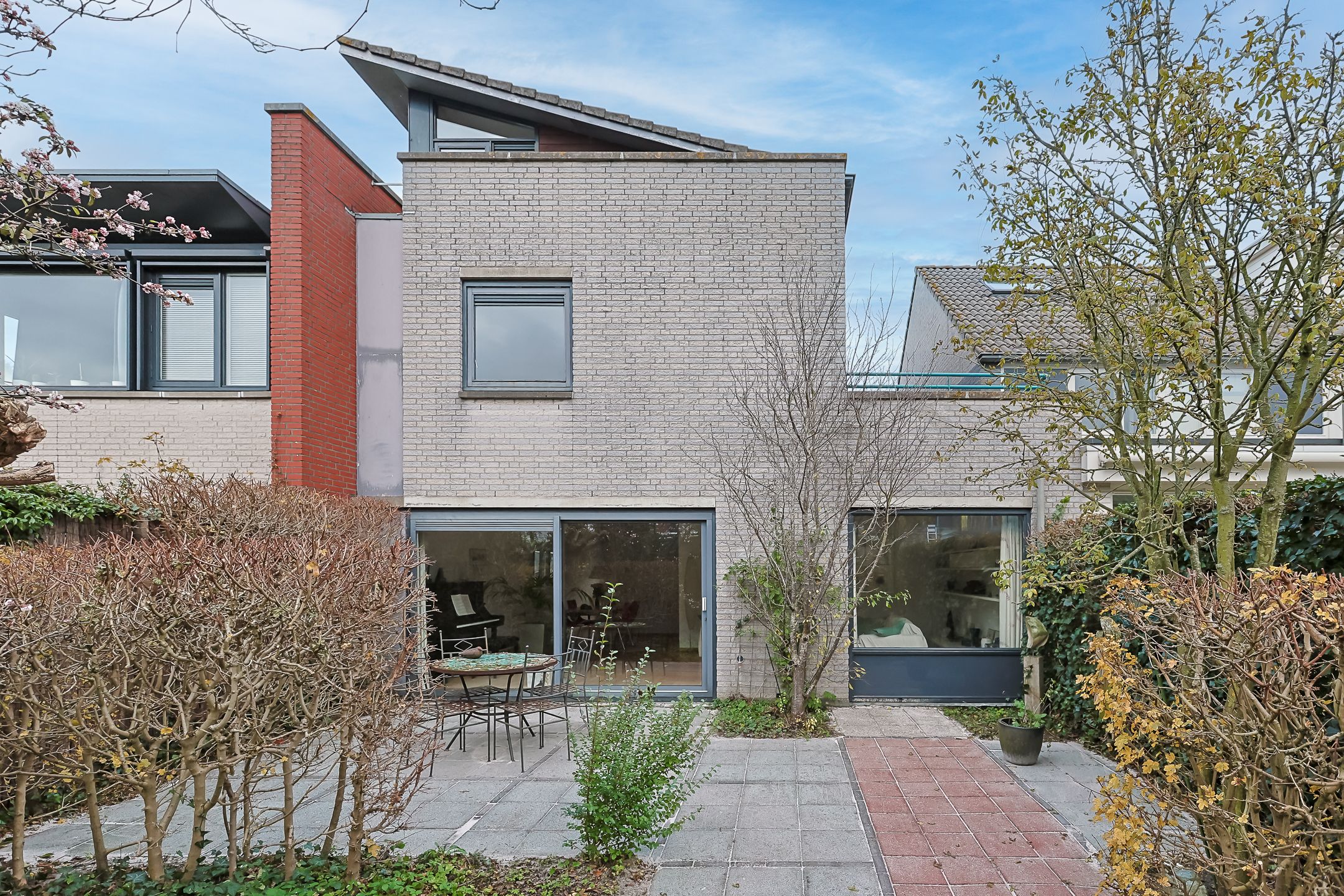 Spacious Townhouse with Garage and Sunny Southwest Garden — 36