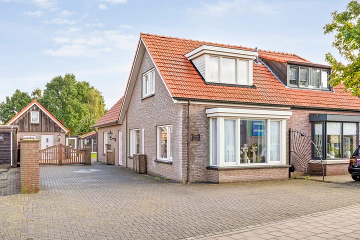 Photo 2 of Almelosestraat 59