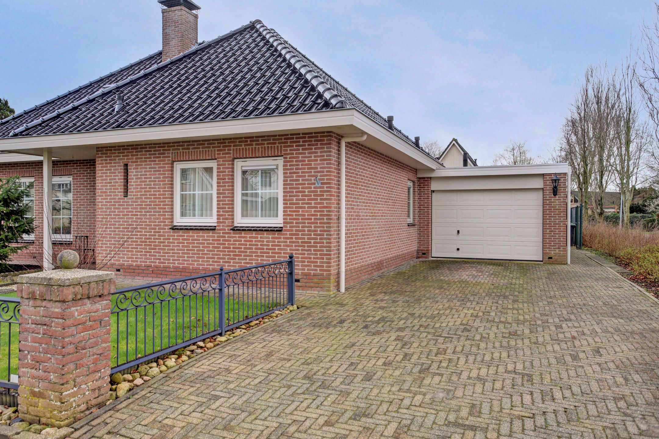 Photo 6 of Dr. Sicco Mansholtstraat 91