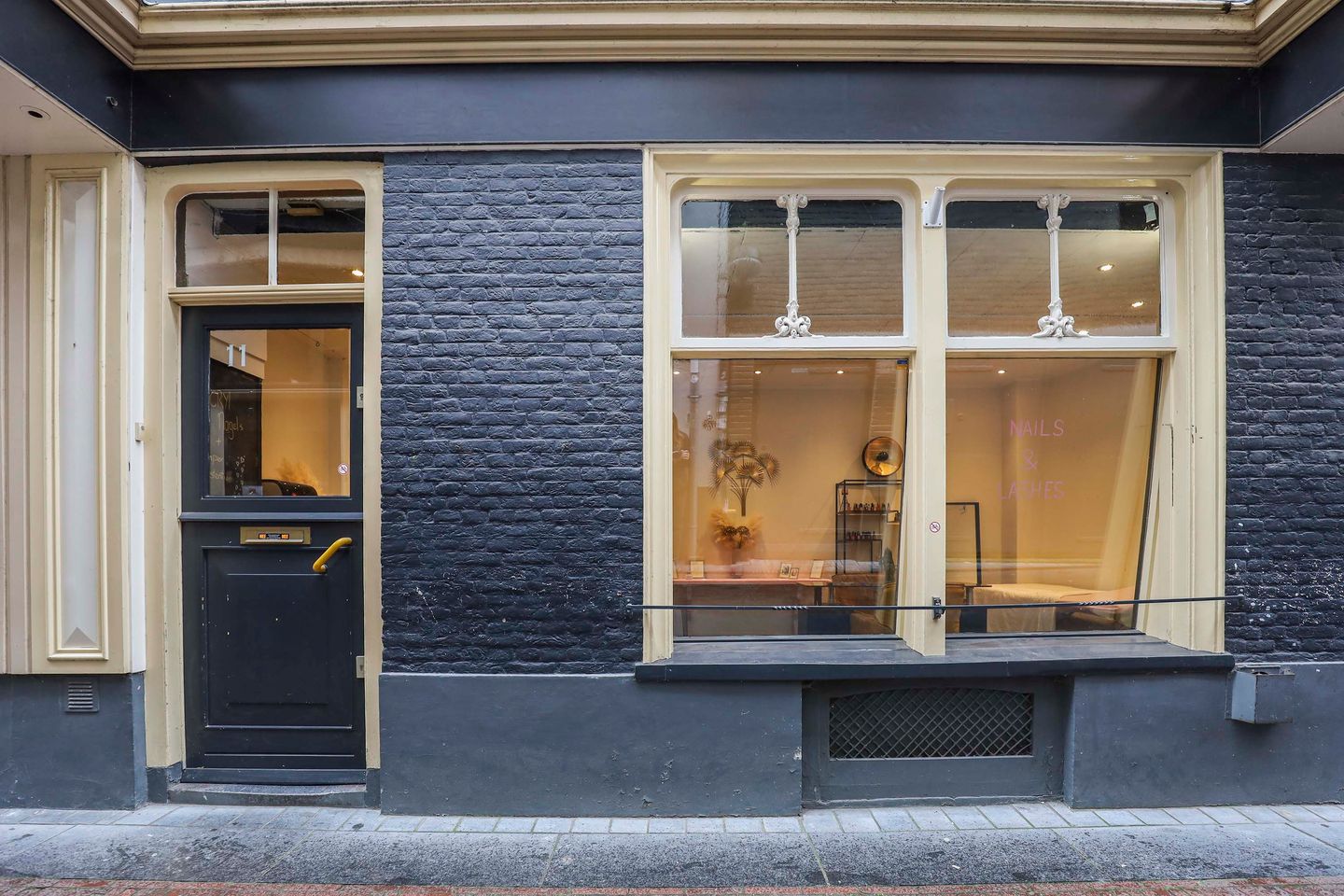 View photo 3 of Frankensteeg 11