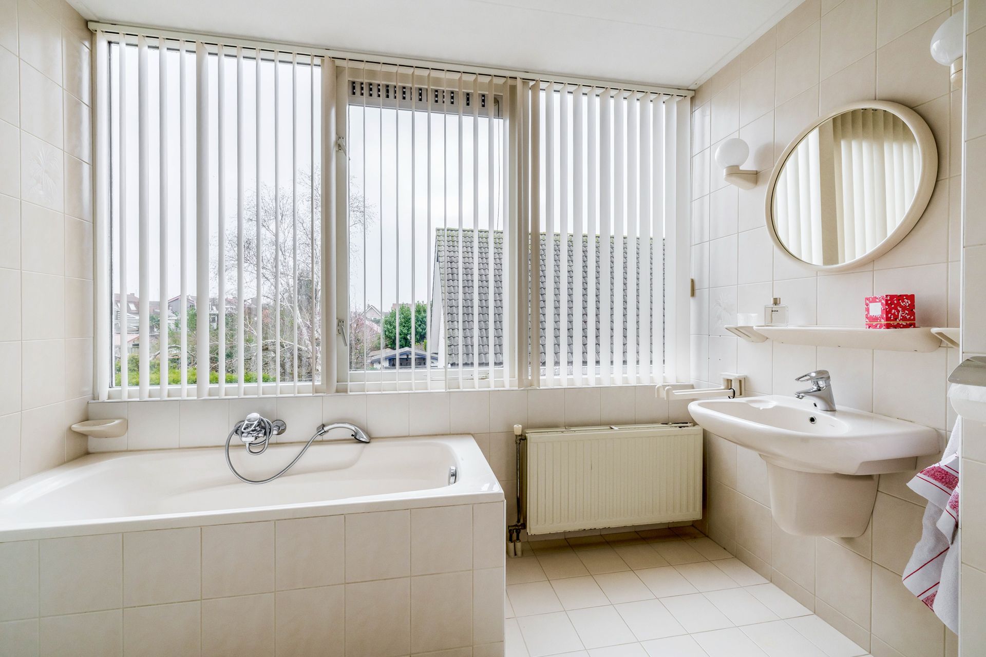Spacious semi-detached home with expansive garden in Herkingen — 18