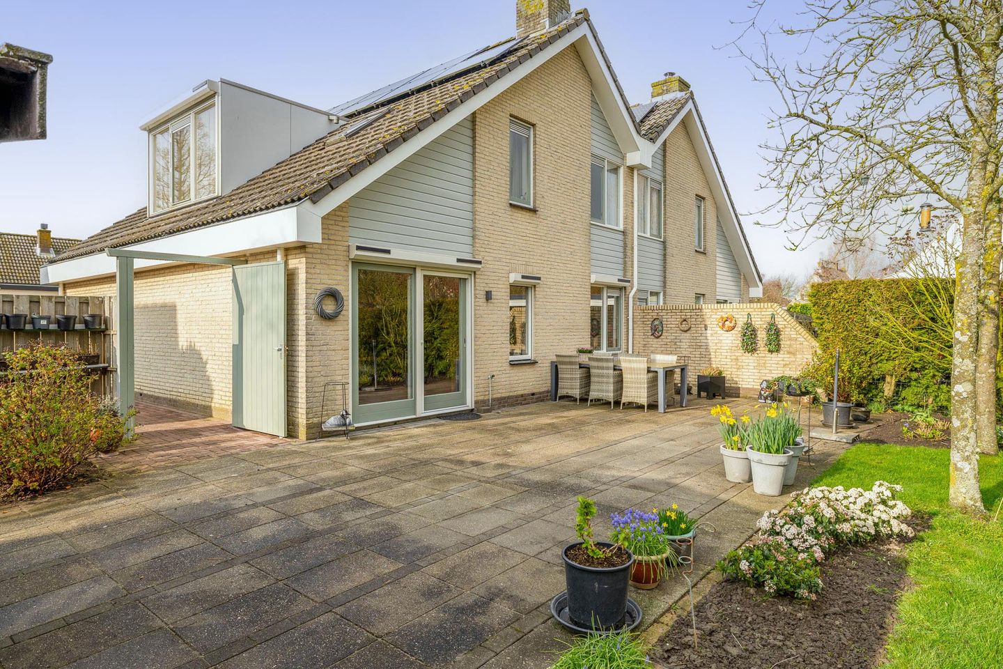 Spacious semi-detached home with expansive garden in Herkingen — 22