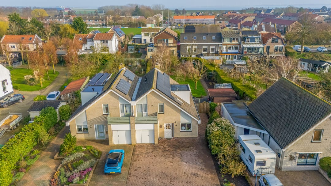 Spacious semi-detached home with expansive garden in Herkingen — 27