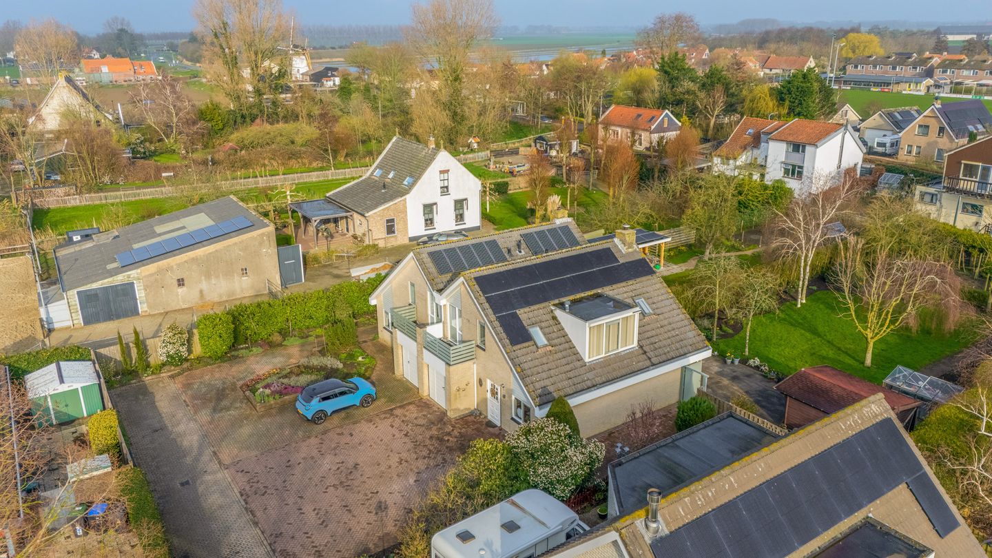 Spacious semi-detached home with expansive garden in Herkingen — 30