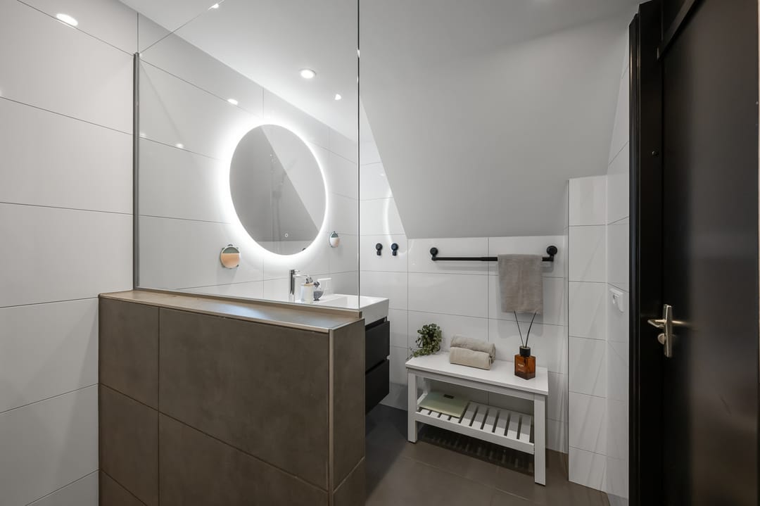 Spacious and Unique Architectural Home in Rooswijk Noord — 25
