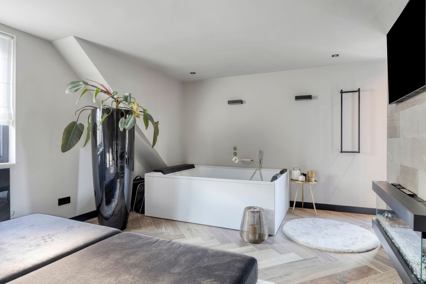 Luxury Renovated Semi-Detached Home with Wellness Features in Popular Maaspoort Neighborhood — 40