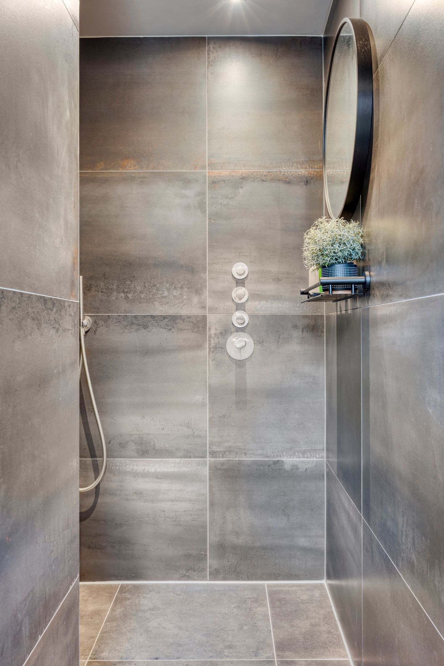 Luxury Renovated Semi-Detached Home with Wellness Features in Popular Maaspoort Neighborhood — 48