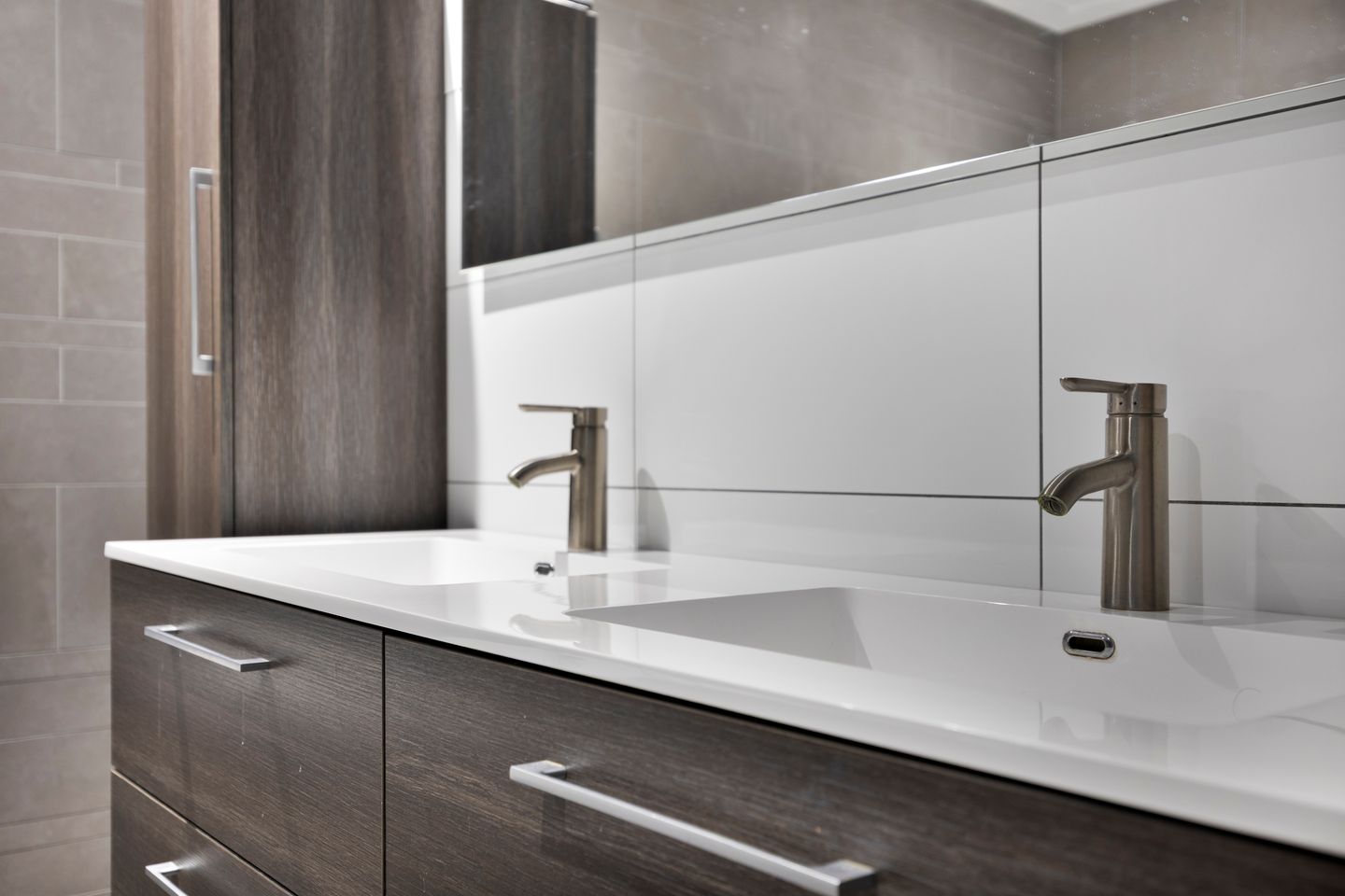Luxury Renovated Semi-Detached Home with Wellness Features in Popular Maaspoort Neighborhood — 34