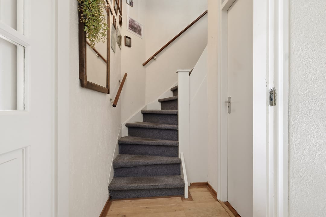 Spacious end terrace house with 4 bedrooms and large garden — 26