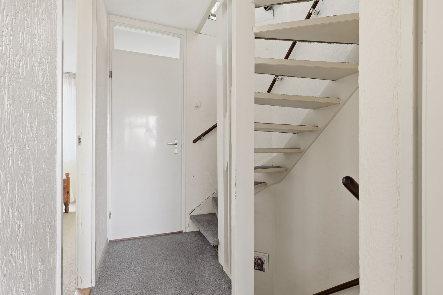 Spacious end terrace house with 4 bedrooms and large garden — 28