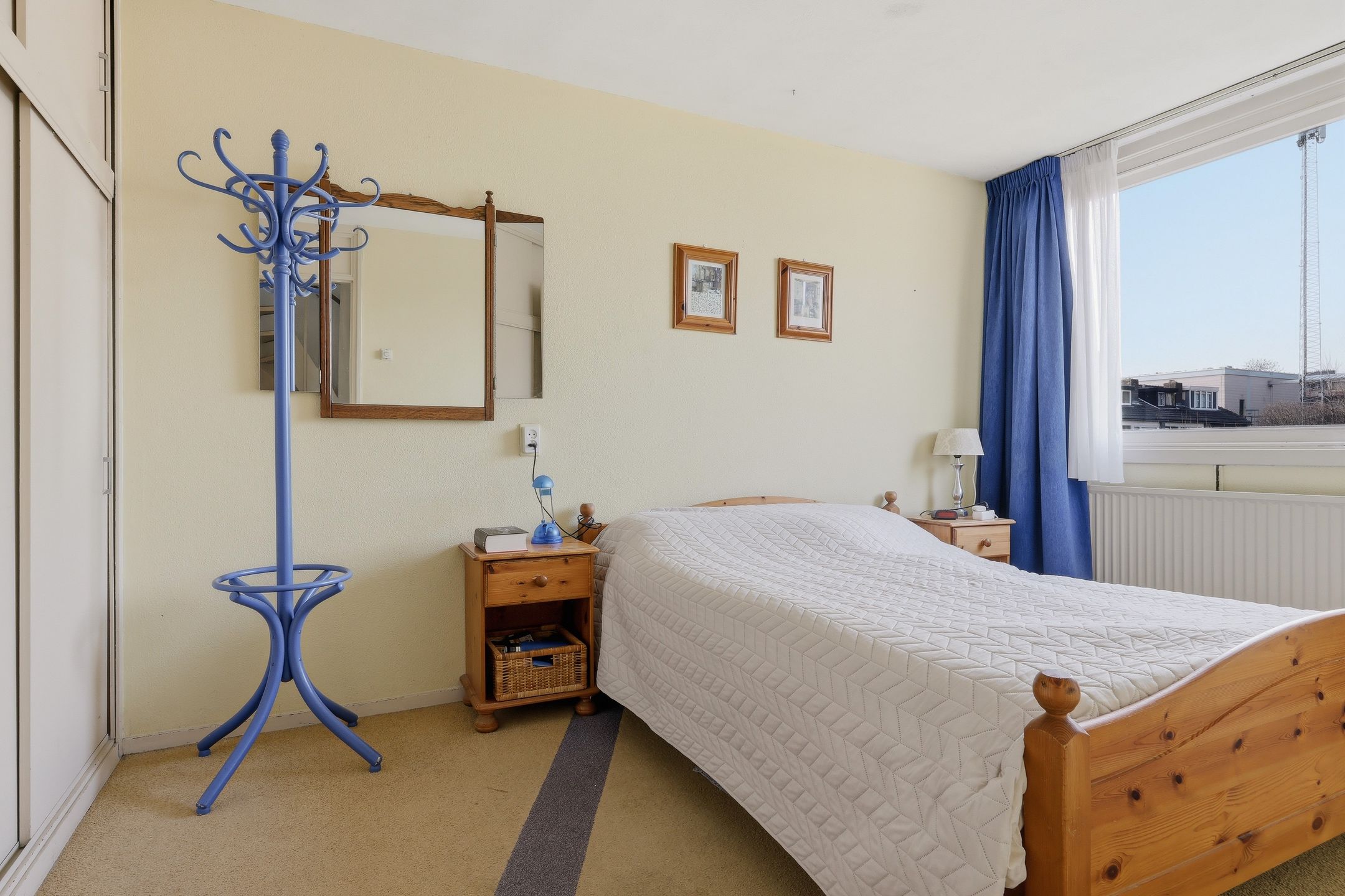 Spacious end terrace house with 4 bedrooms and large garden — 29