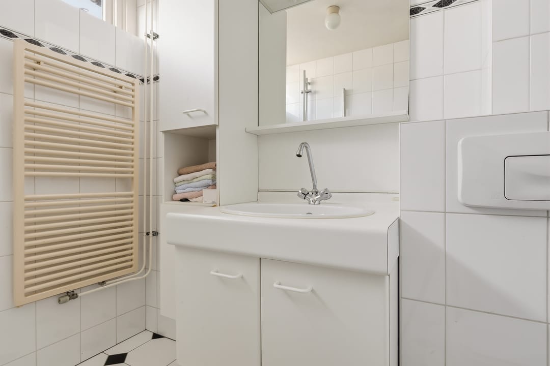 Spacious end terrace house with 4 bedrooms and large garden — 39