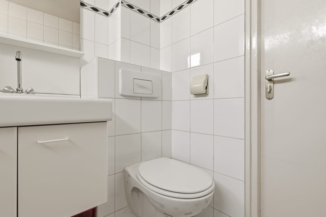Spacious end terrace house with 4 bedrooms and large garden — 41